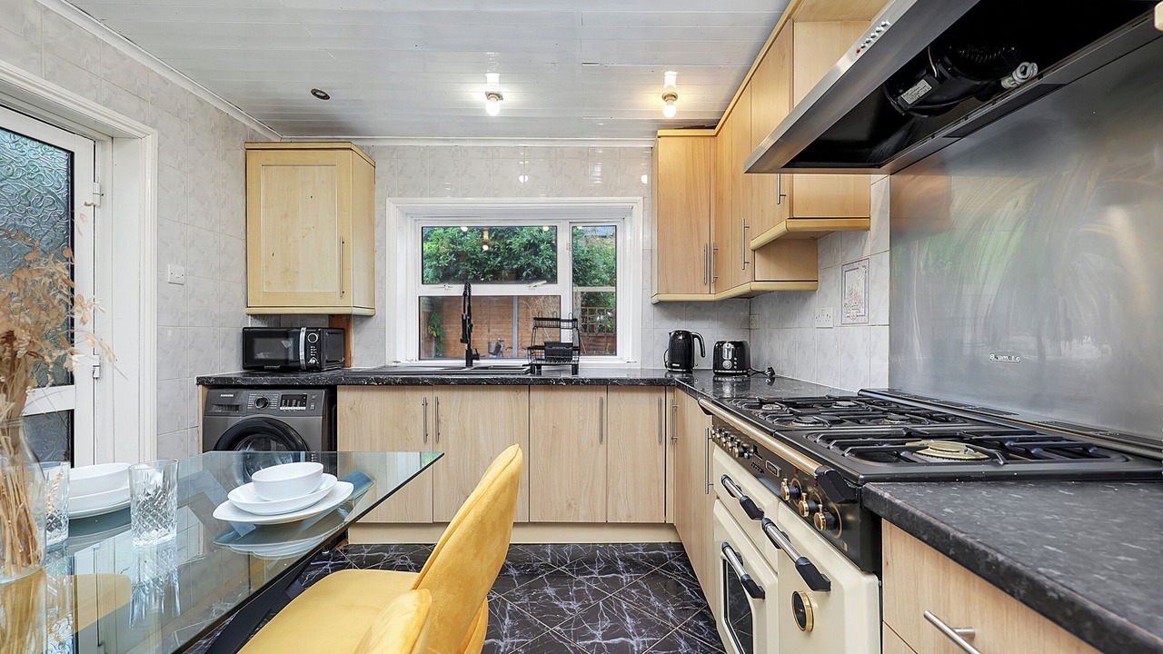 Photo of Kitchen in Leabridge