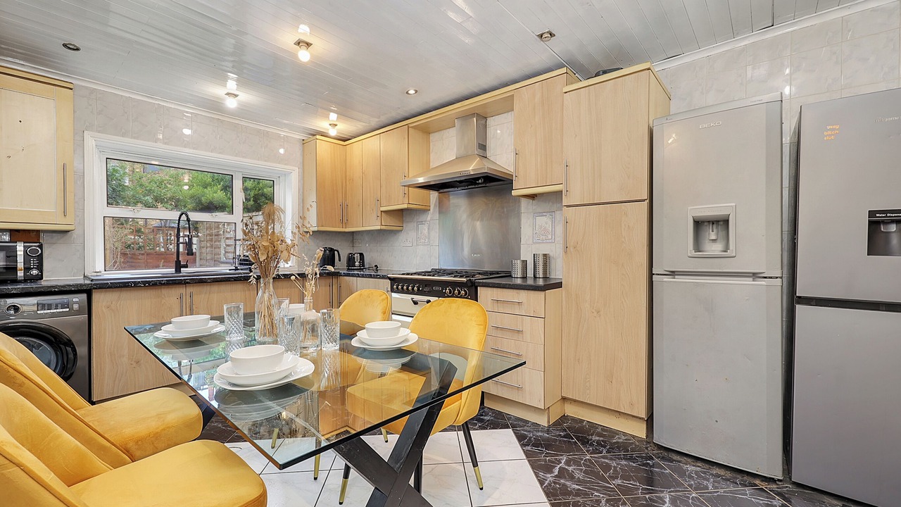 Photo of Kitchen in Leabridge