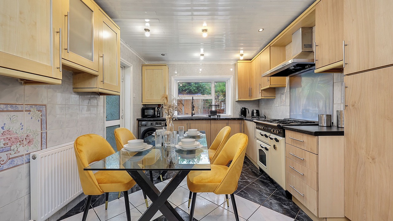 Photo of Kitchen in Leabridge