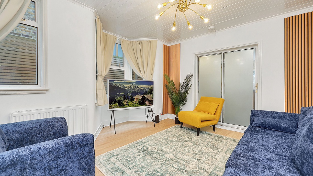 Photo of Livingroom in Leabridge