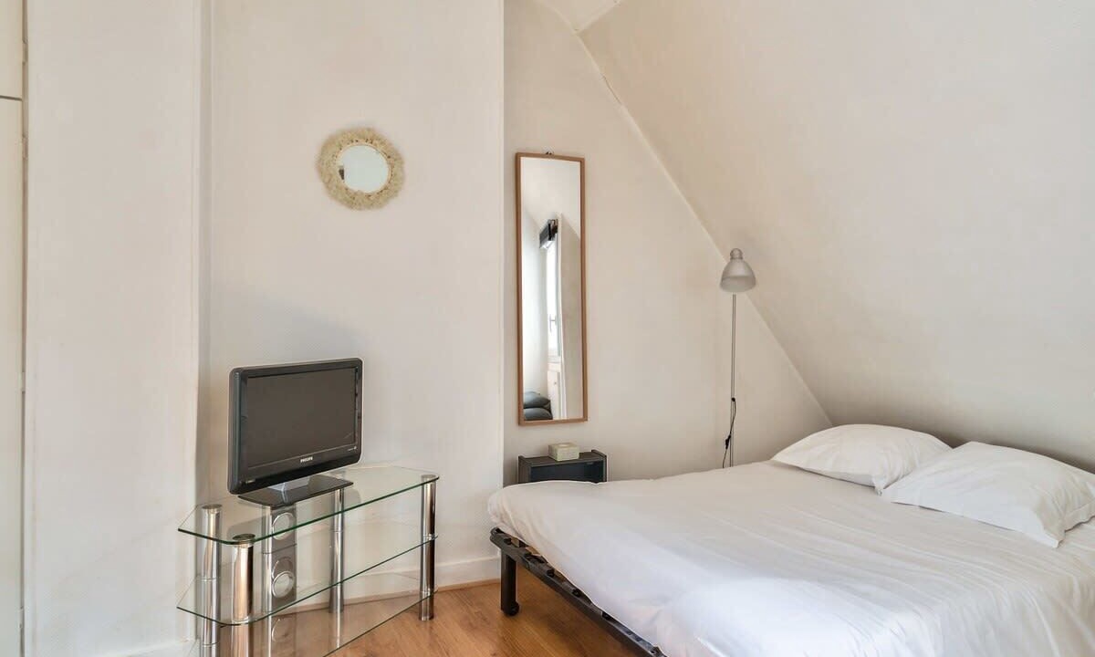 Photo of Bedroom in 11th Arrondissement