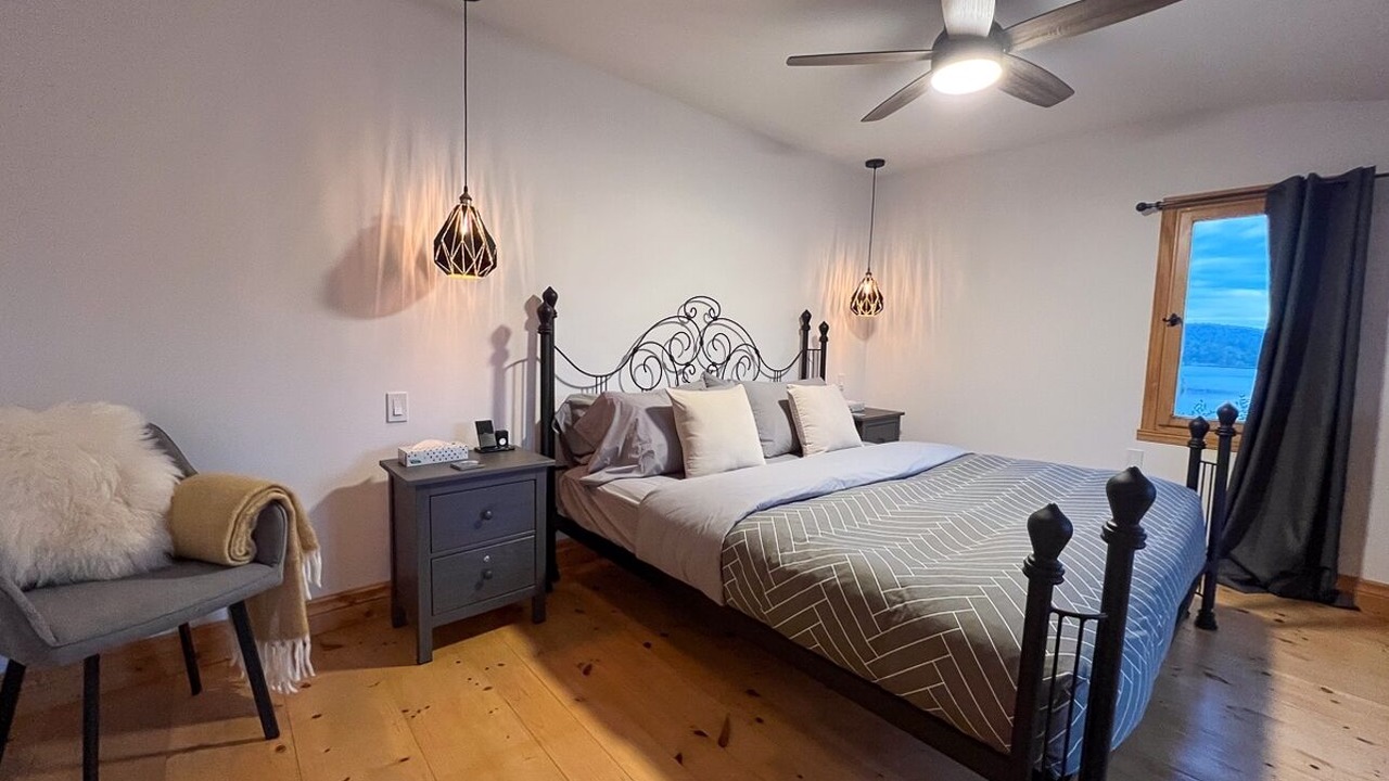 Photo of Bedroom in Notre-Dame-de-la-Merci