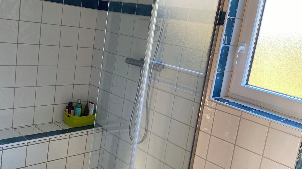 Photo of Bathroom in Locronan