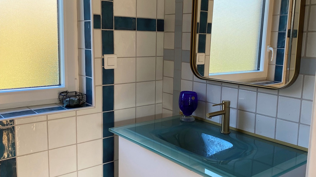 Photo of Bathroom in Locronan