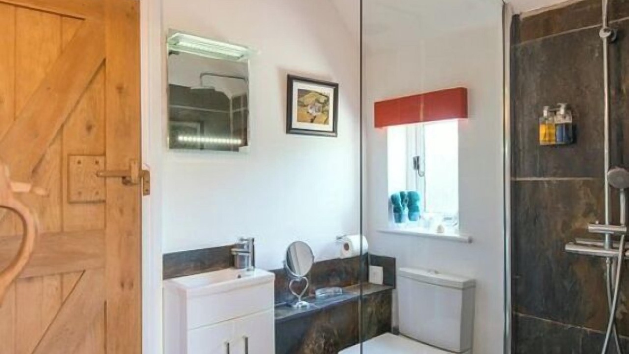 Photo of Bathroom in Charney Bassett