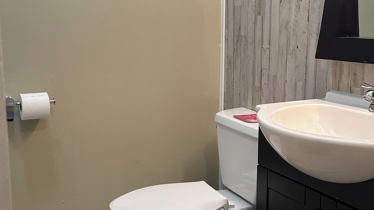 Photo of Bathroom in Highlands - Perkins