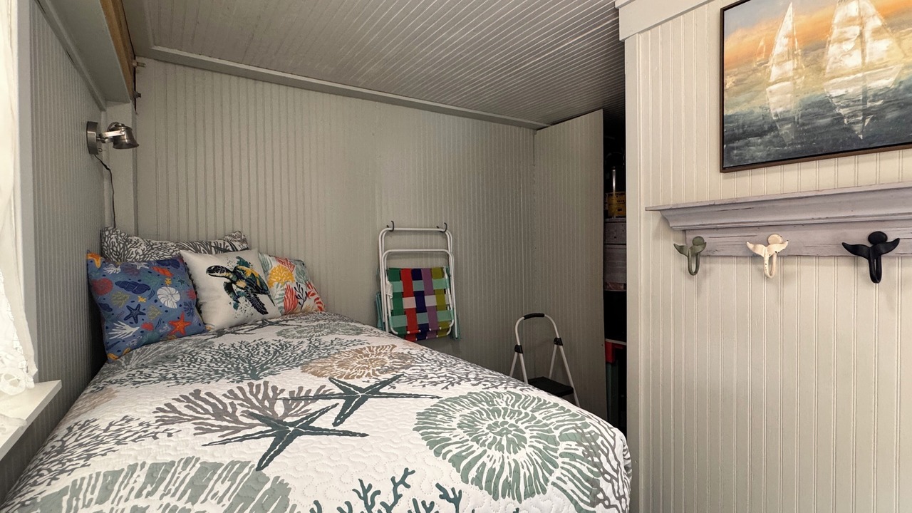 Photo of Bedroom in Jamaica Beach
