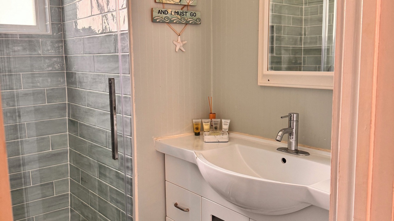 Photo of Bathroom in Jamaica Beach