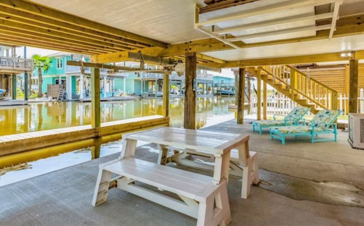 Photo of Outdoor in Jamaica Beach