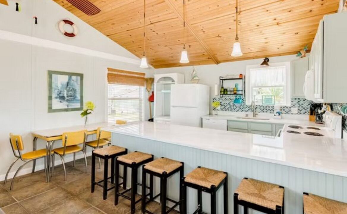 Photo of Kitchen in Jamaica Beach