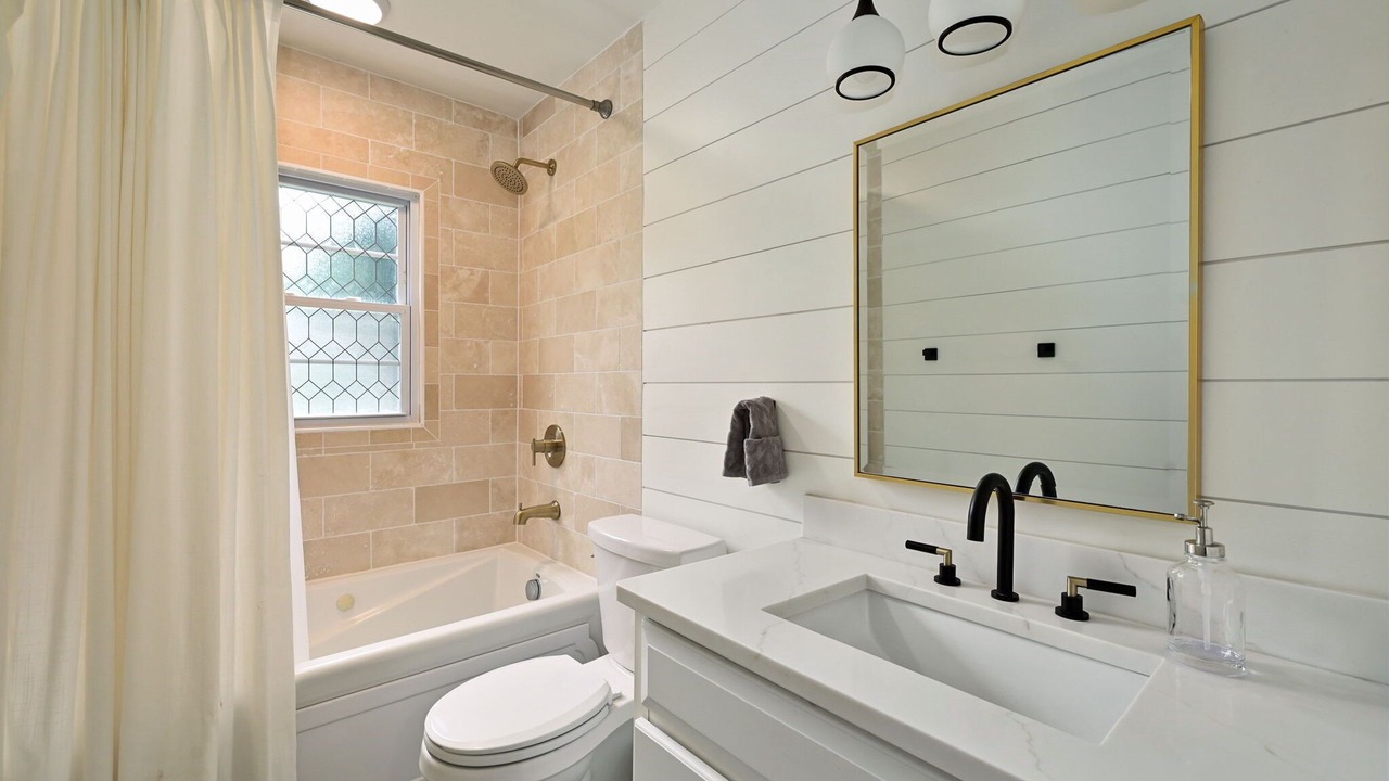 Photo of Bathroom in Grandview