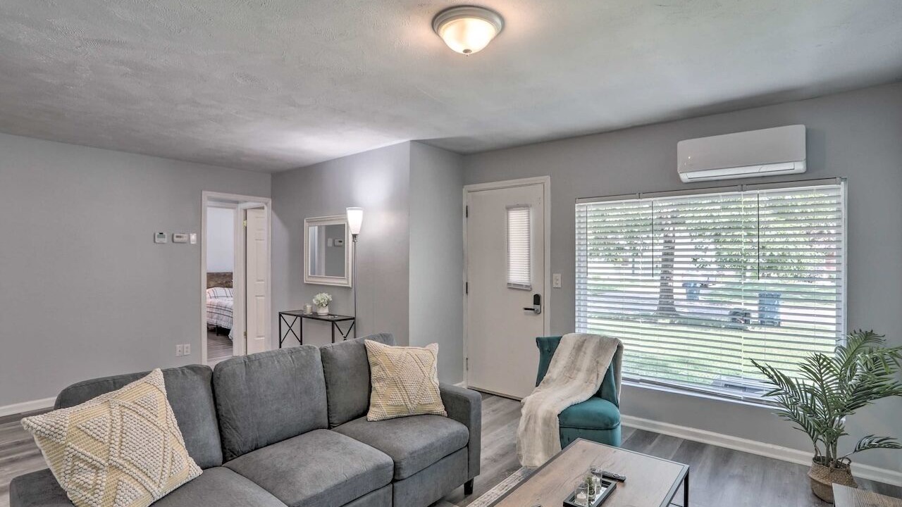 Photo of Livingroom in Parma Heights