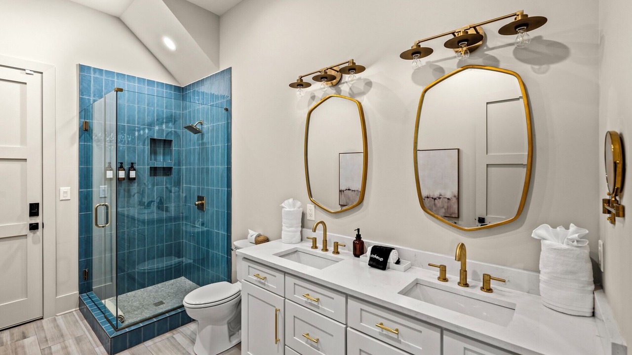 Photo of Bathroom in Chalet Village