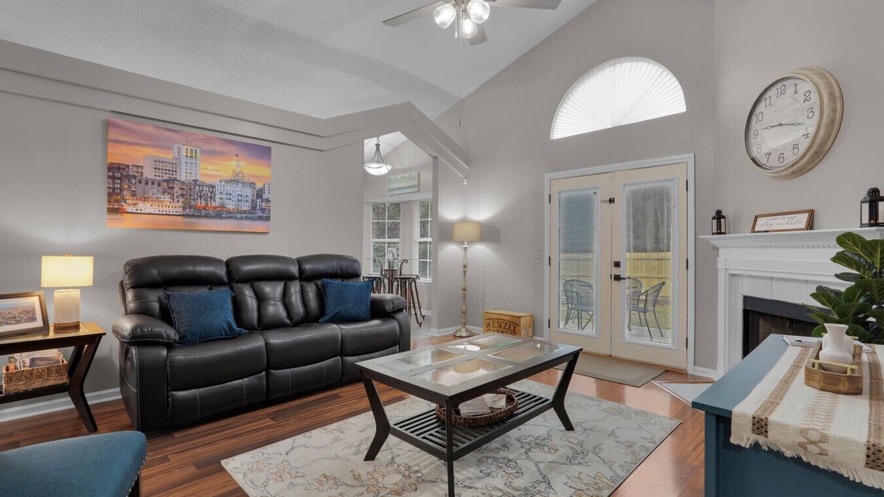 Photo of Livingroom in Richmond Hill