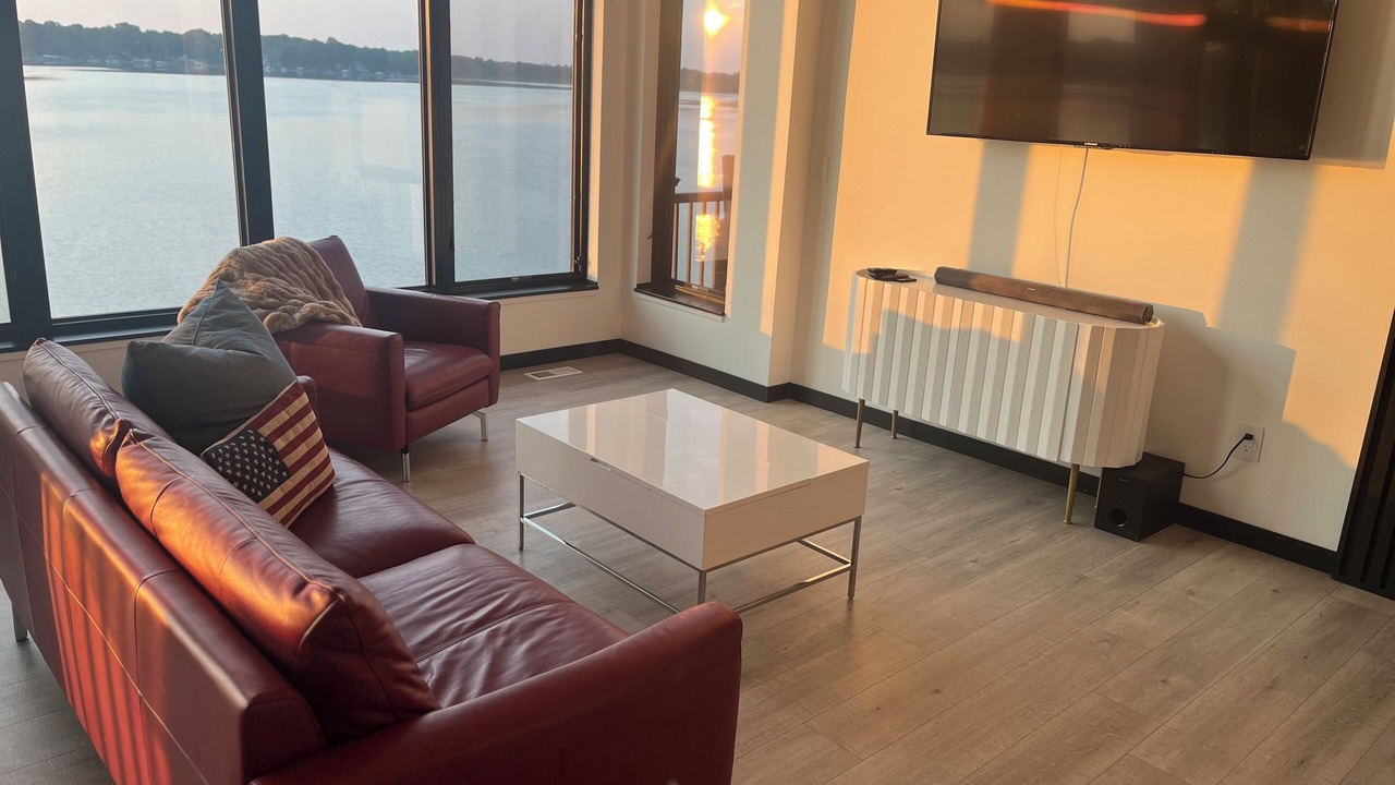 Photo of Livingroom in Cloverdale