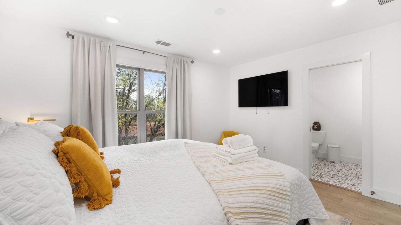 Photo of Bedroom in Town Center