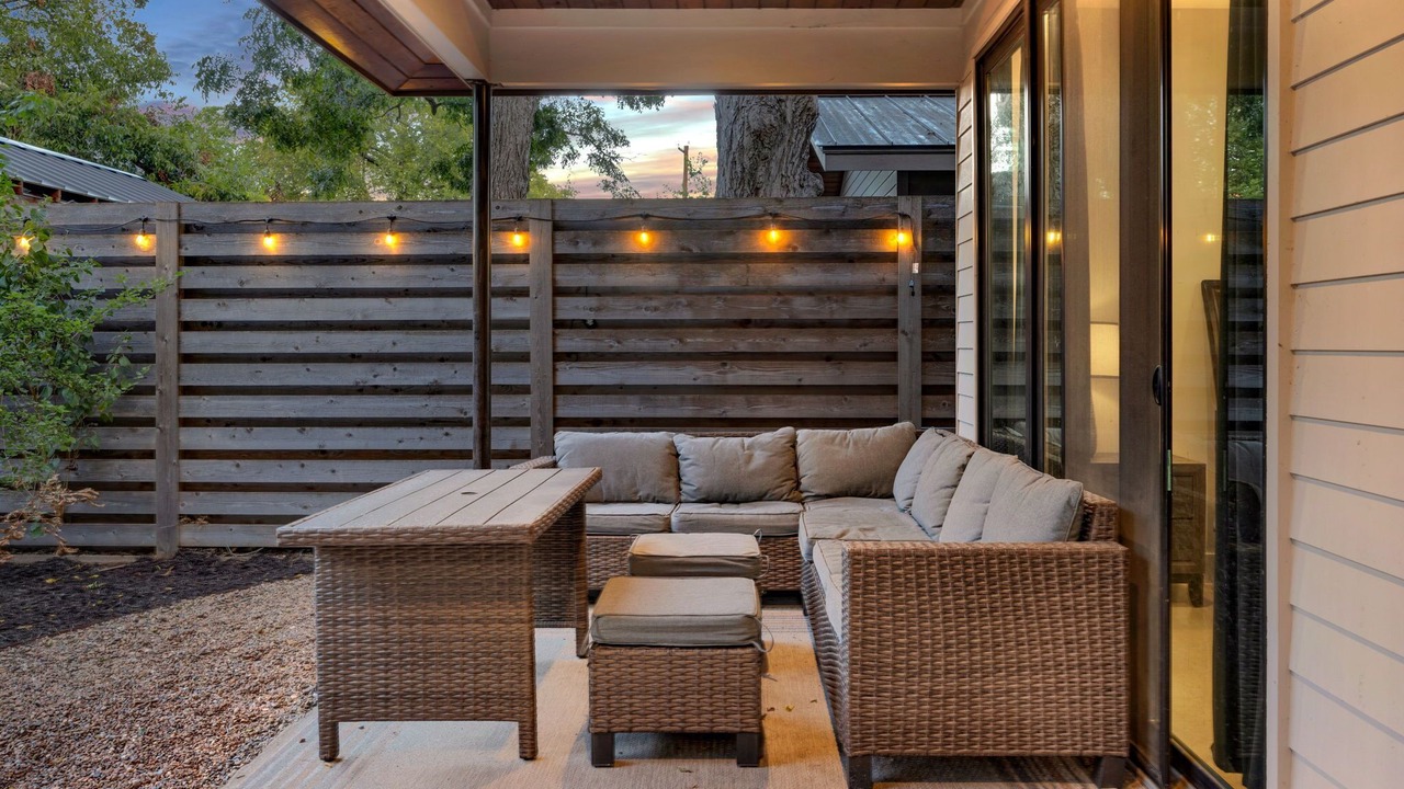 Photo of Patio Balcony in Govalle