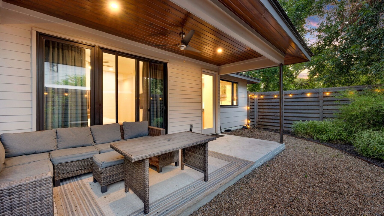 Photo of Patio Balcony in Govalle