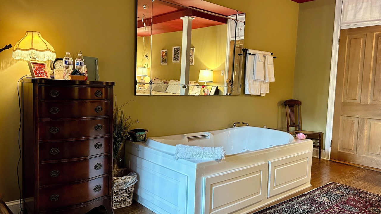 Photo of Bathroom in Adamstown