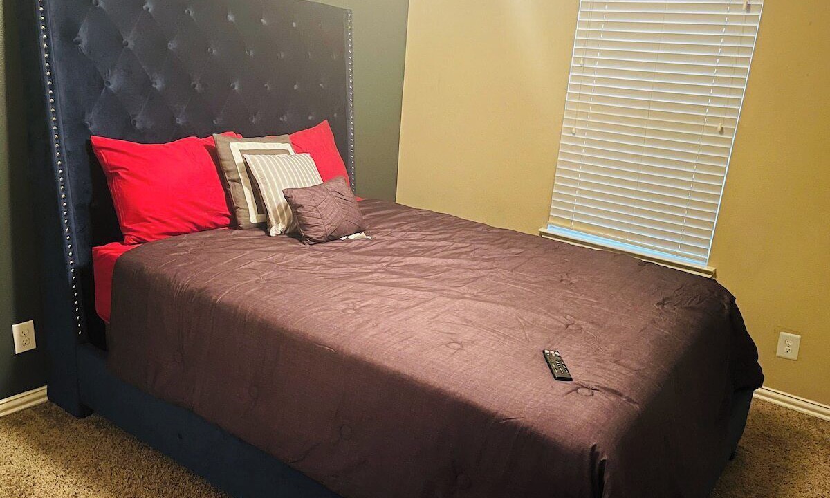 Photo of Bedroom in Humble