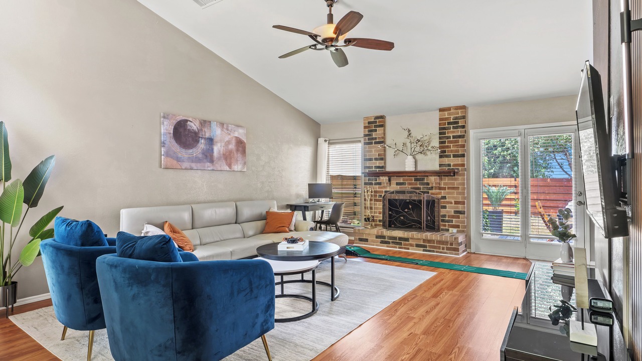 Photo of Livingroom in Allen