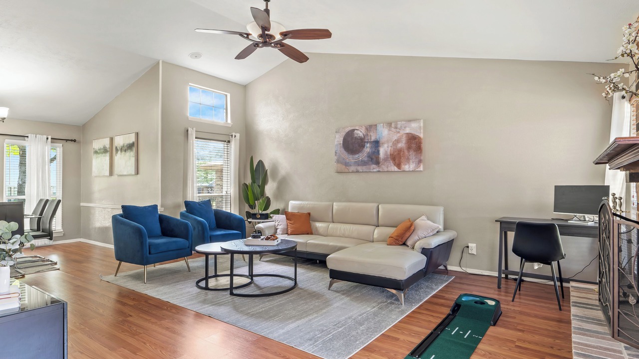 Photo of Livingroom in Allen