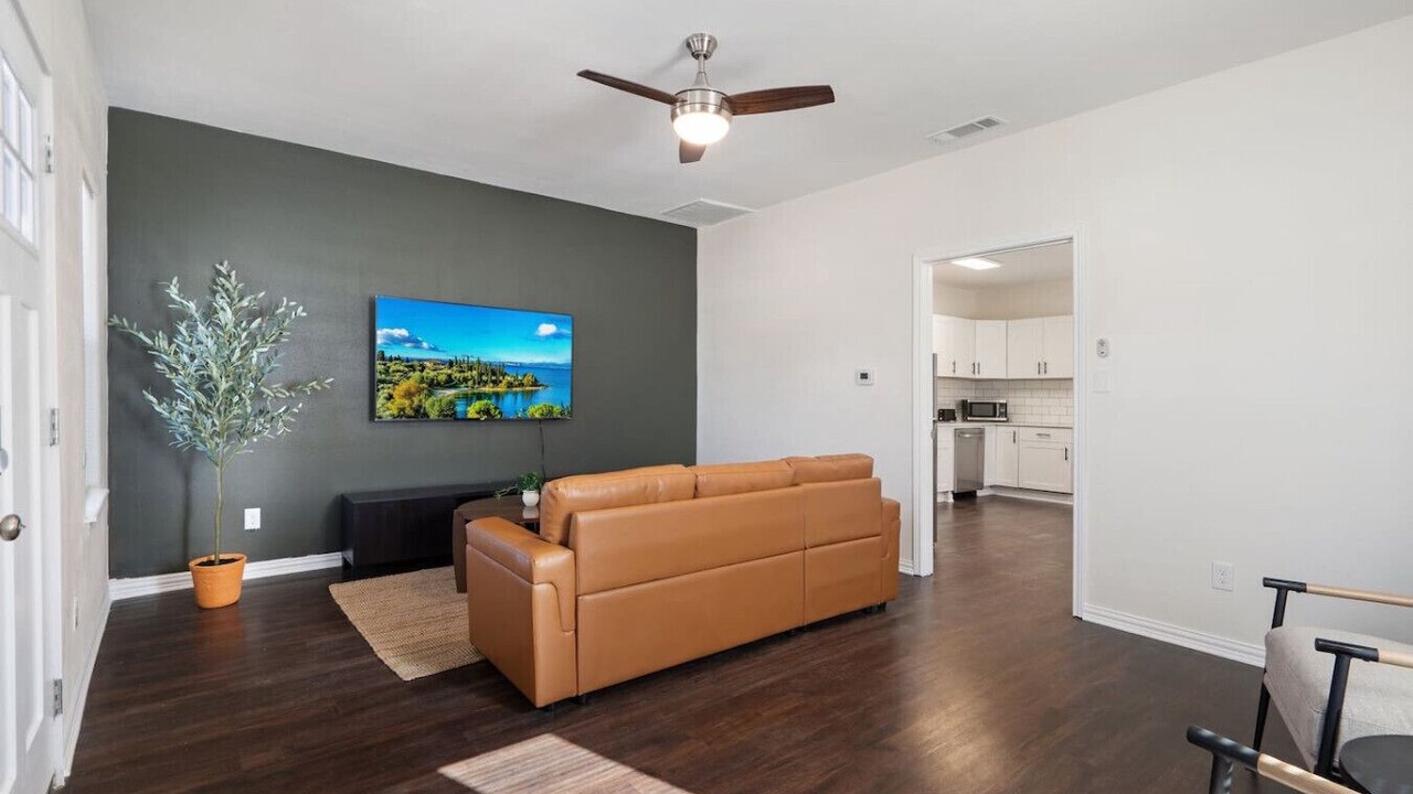 Photo of Livingroom in Old East Dallas