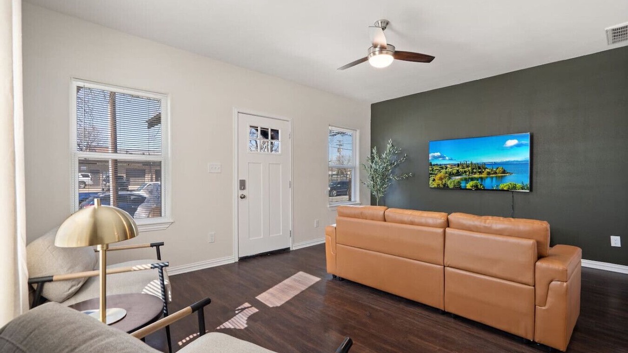 Photo of Livingroom in Old East Dallas