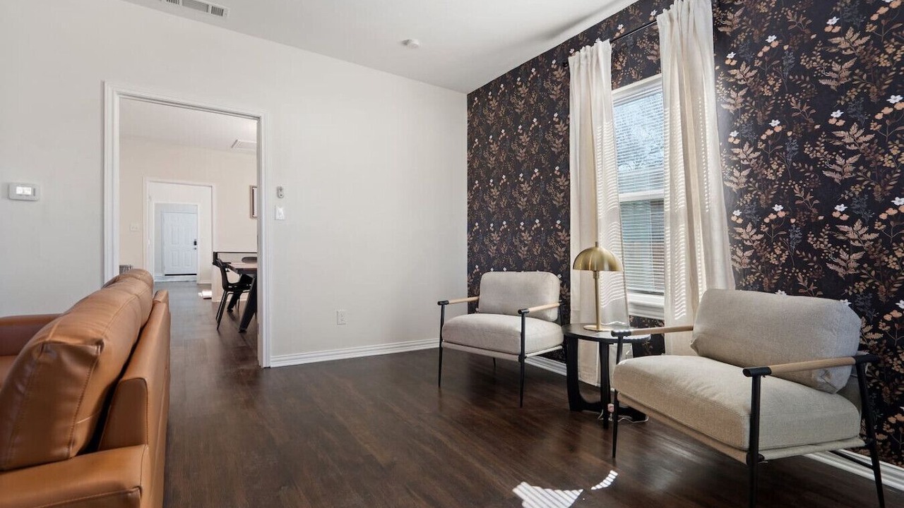 Photo of Livingroom in Old East Dallas