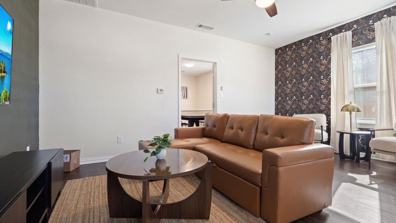 Photo of Livingroom in Old East Dallas