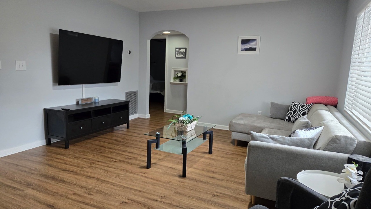 Photo of Livingroom in Lake City