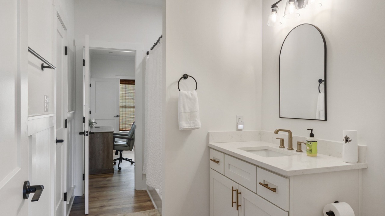 Photo of Bathroom in Townville