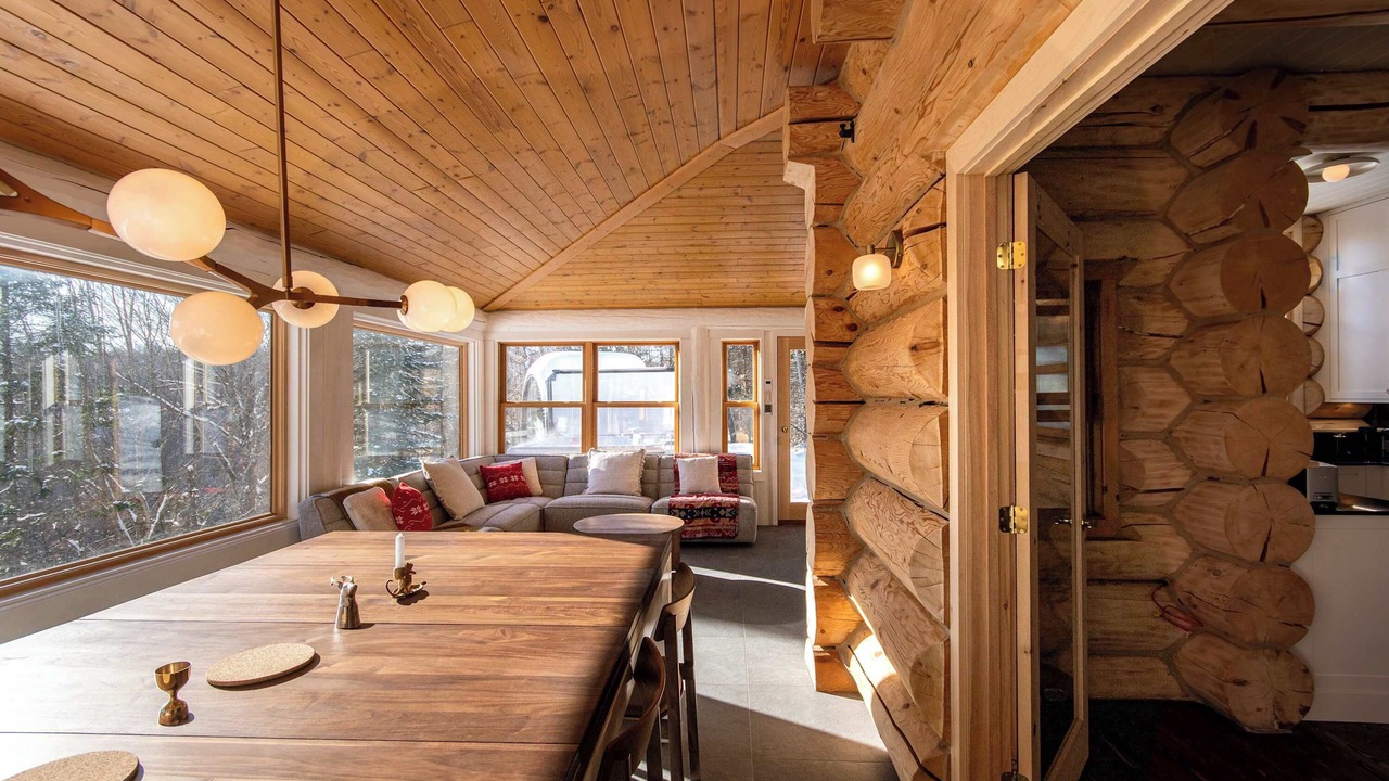 Photo of Livingroom in Fiddler Lake Resort