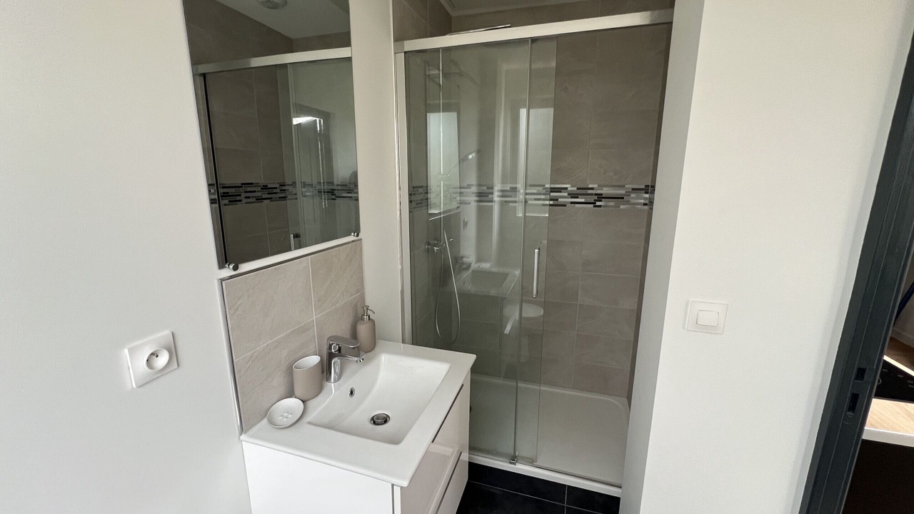 Photo of Bathroom in Gare