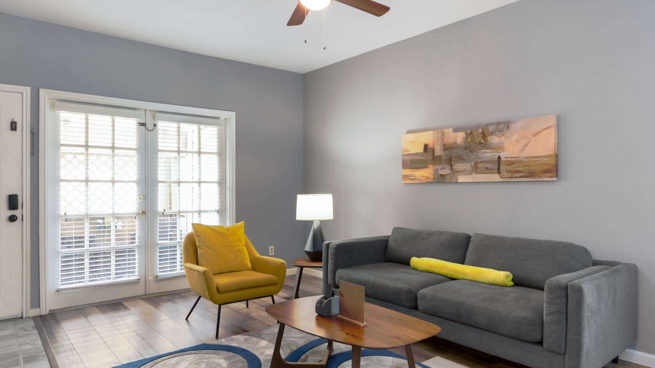 Photo of Livingroom in Astrodome