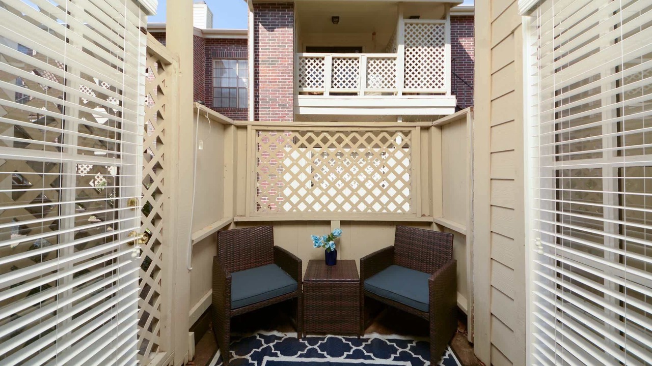 Photo of Patio Balcony in Astrodome