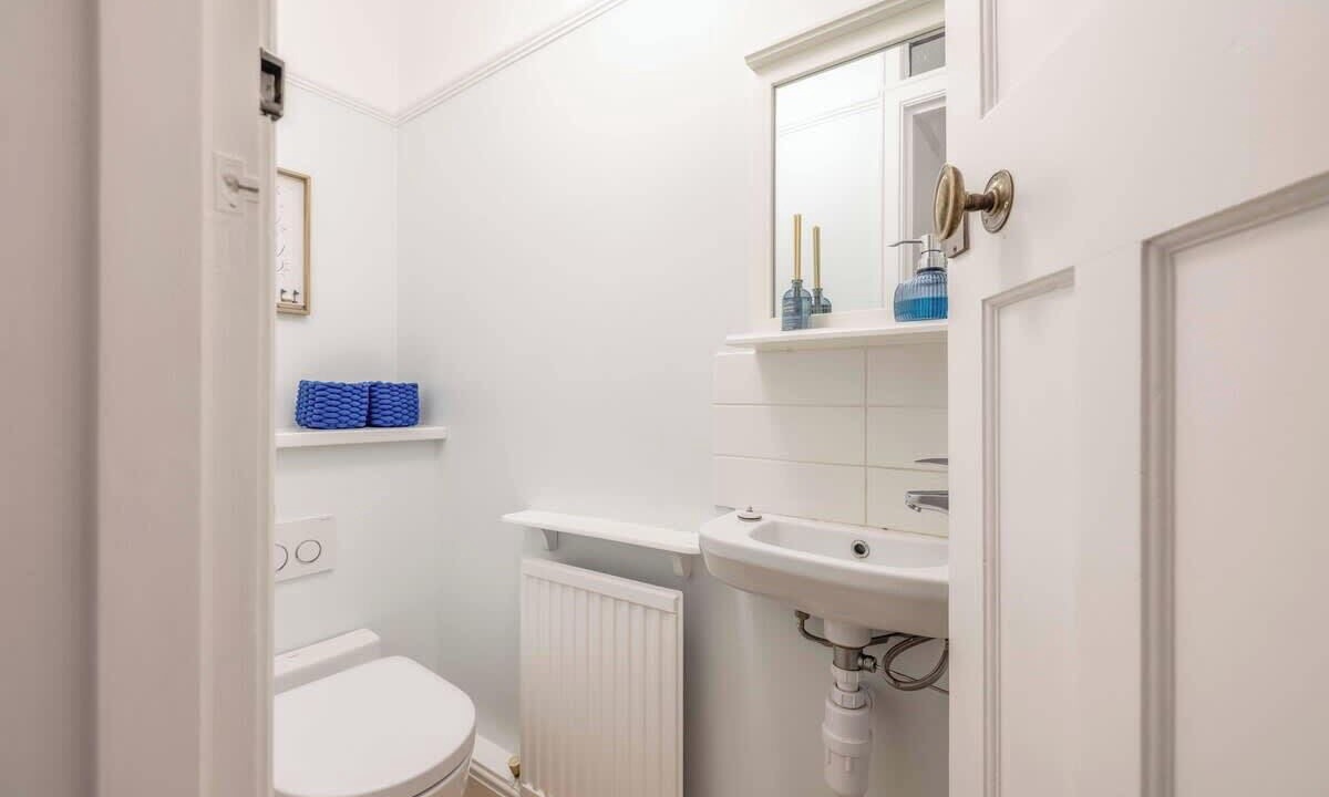 Photo of Bathroom in Windsor City Centre