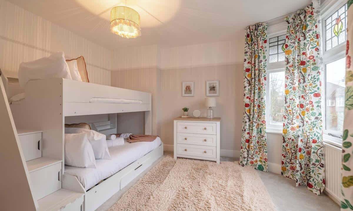 Photo of Bedroom in Windsor City Centre