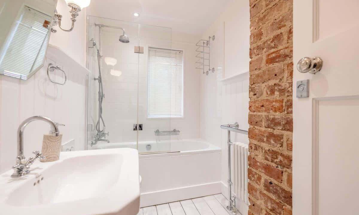 Photo of Bathroom in Windsor City Centre