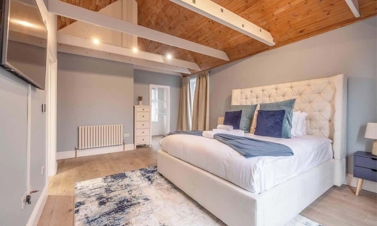 Photo of Bedroom in Windsor City Centre