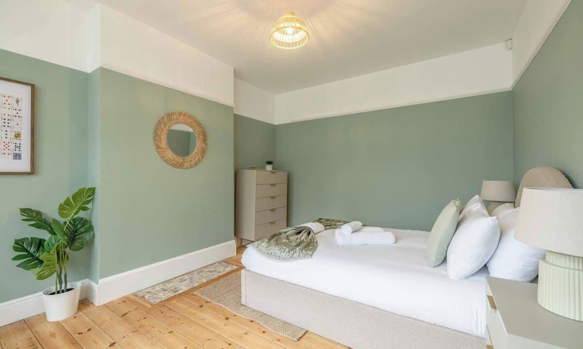 Photo of Bedroom in Windsor City Centre