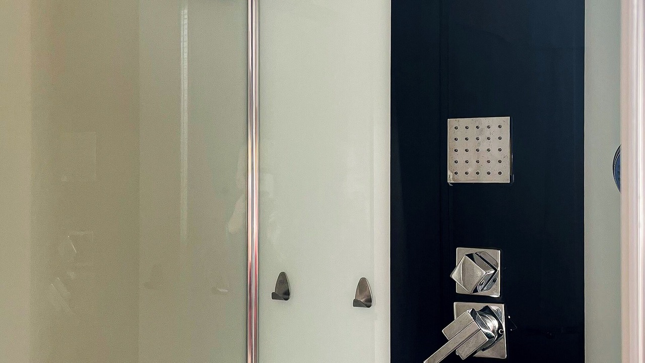 Photo of Bathroom in Maze