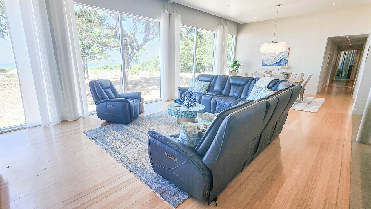 Photo of Livingroom in Picketts Harbor