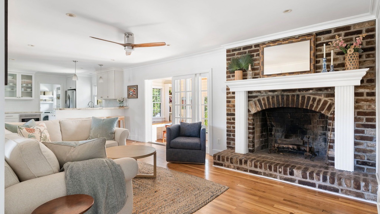 Photo of Livingroom in Charleston