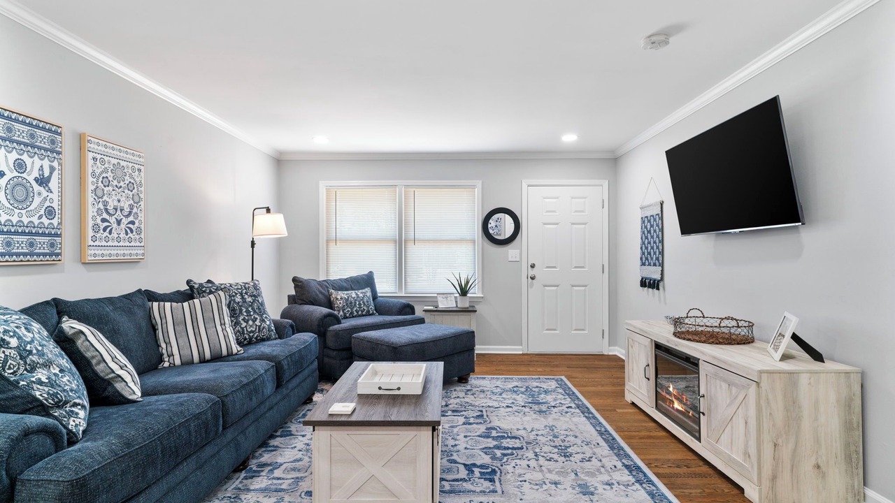 Photo of Livingroom in Kennesaw