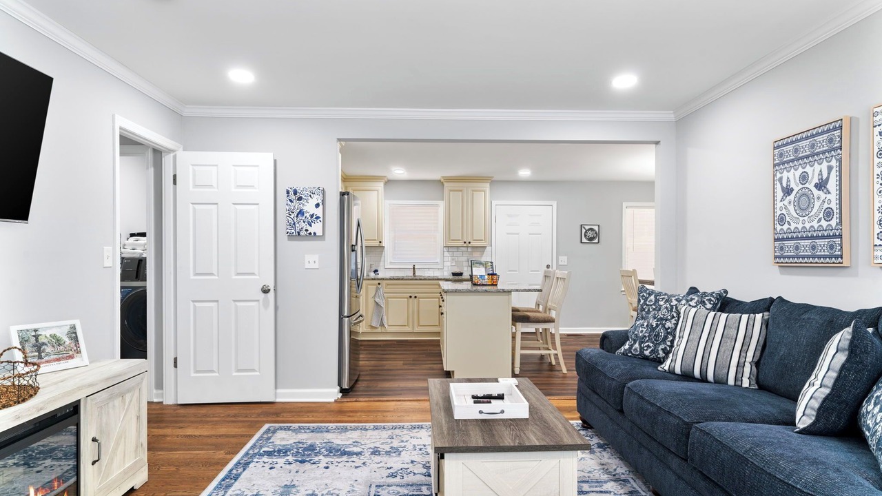 Photo of Livingroom in Kennesaw