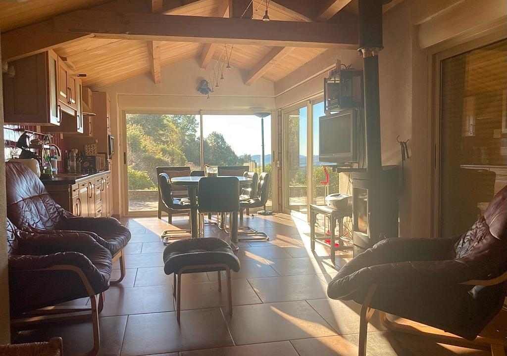 Photo of Livingroom in Saint-Pierre-Saint-Jean