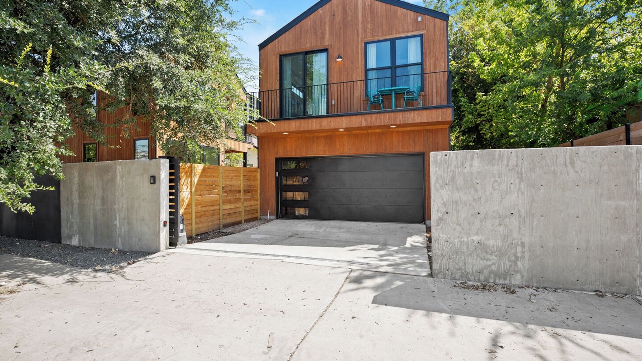 Photo of Outdoor in Govalle