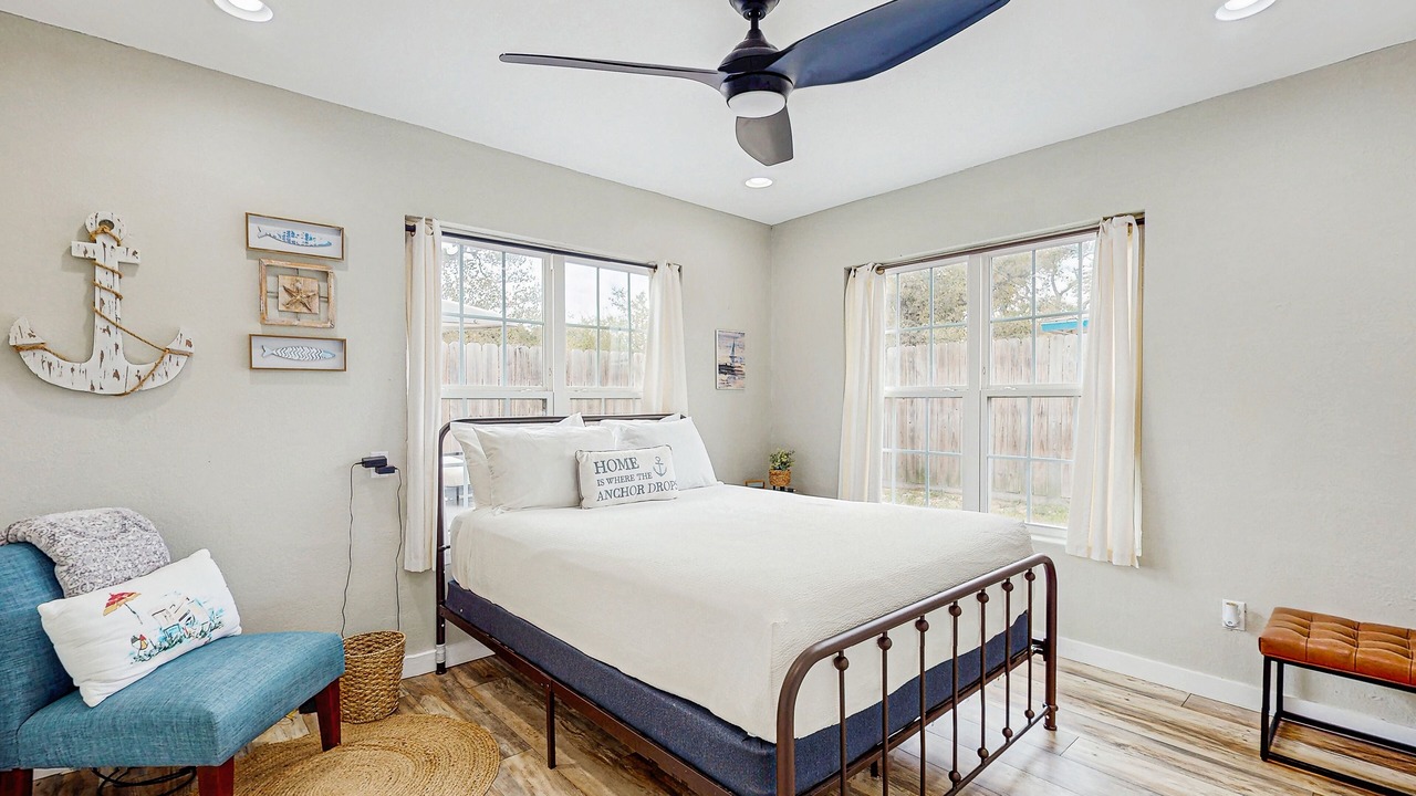 Photo of Bedroom in Rockport