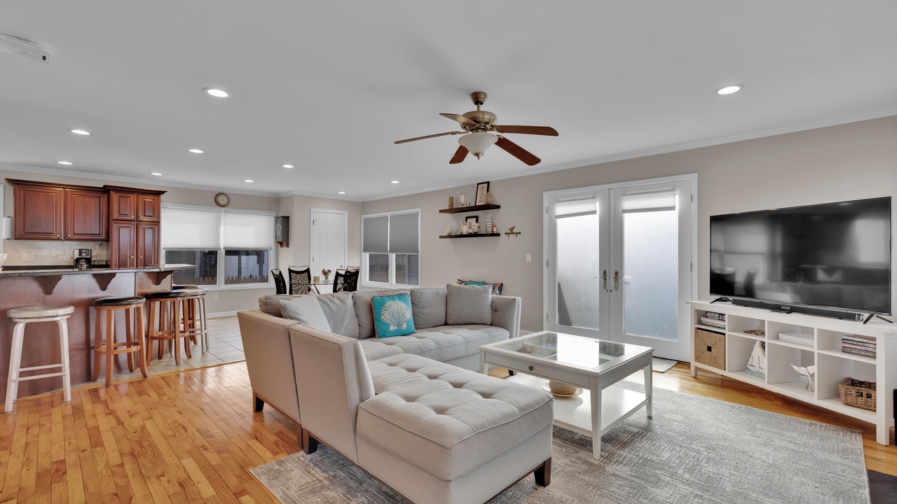 Photo of Livingroom in Keansburg